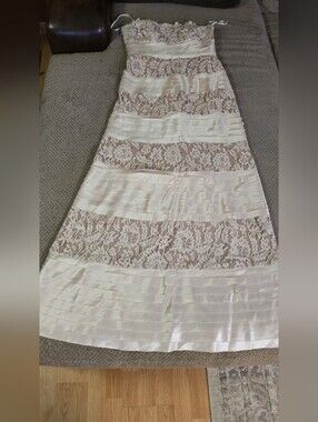 BCBGMaxAzria Ivory Lace and Satin Panel Bridal Skirt